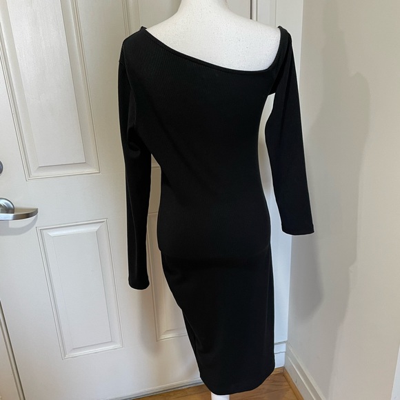 Vici Off Shoulder Bodycon Dress - Picture 4 of 8